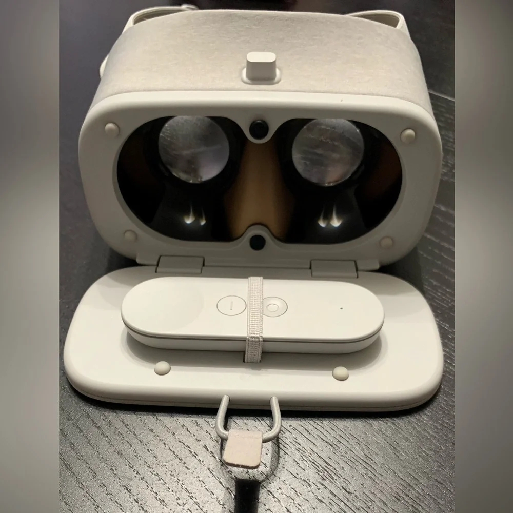 Google Daydream View VR Headset